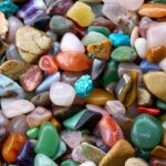 با سنگ‌های قیمتی و انواع رنگ‌های آن‌ها بیشتر آشنا شوید