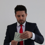 چطور من هم یک شخص موفق و ثروتمند شوم؟