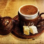 قهوه ترک را به شیوه انجمن تخصصی قهوه ترکیه دم آورید
