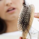 روش‌های جلوگیری از ریزش مو و درمان چربی مو
