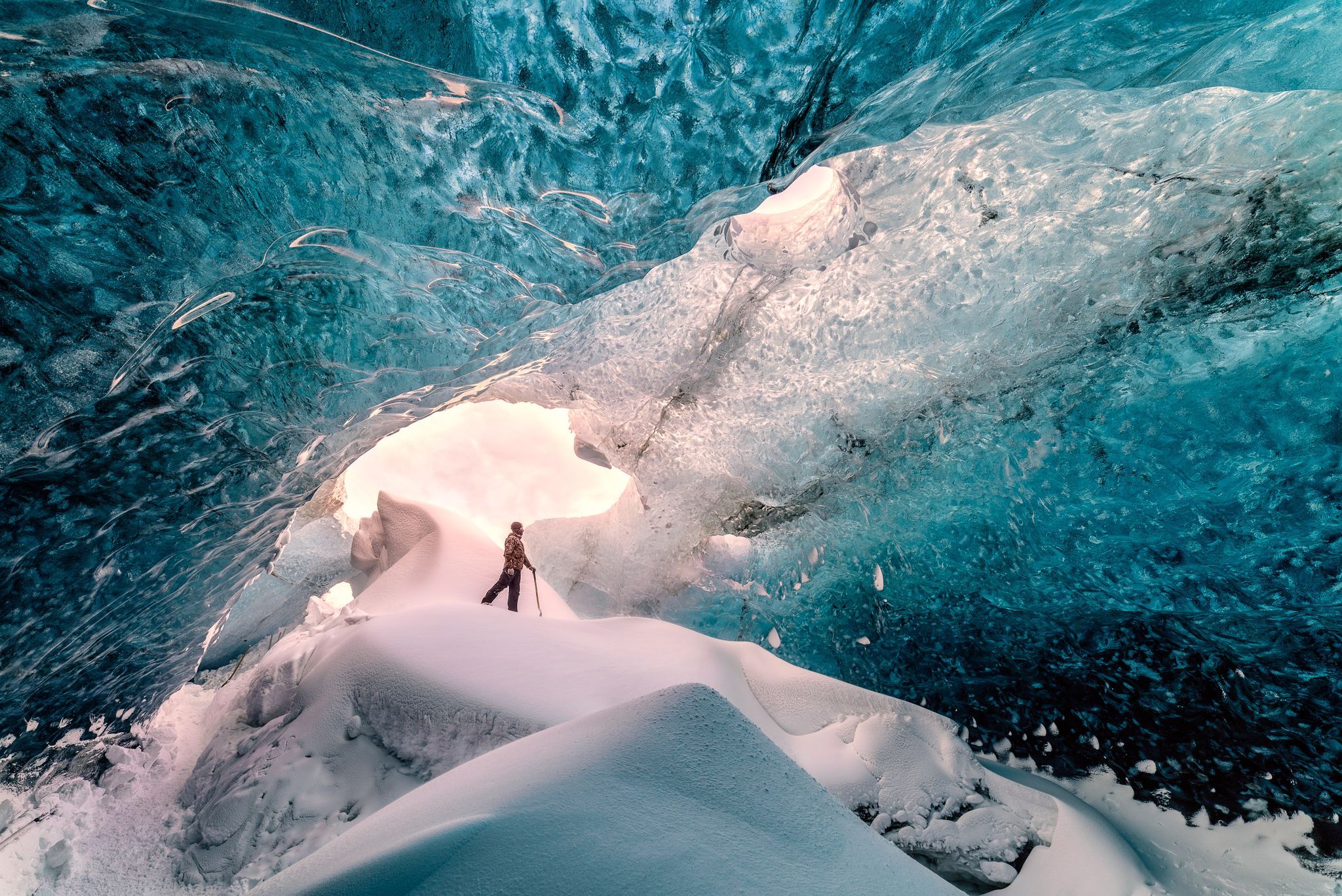 غار یخی در دل یخچال‌های طبیعی ایسلند. عکاس: RAFFAELE CABRAS