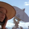 آیا Contact یکی از بهترین فیلم‌های علمی-تخیلی دهه ۹۰ است؟